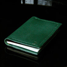 Charger l&#39;image dans la galerie, Protège passeport EMMA - vert